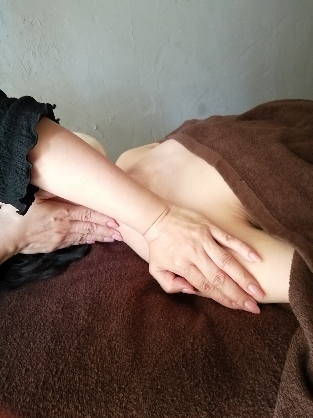 セラピストの施術風景